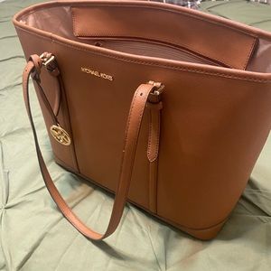 Michael Kor Jet Set tote bag